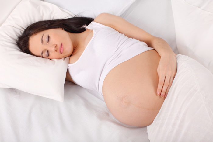 während der Schwangerschaft auf dem Bauch schlafen