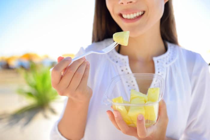Juckreiz der Zunge nach dem Essen von Ananas