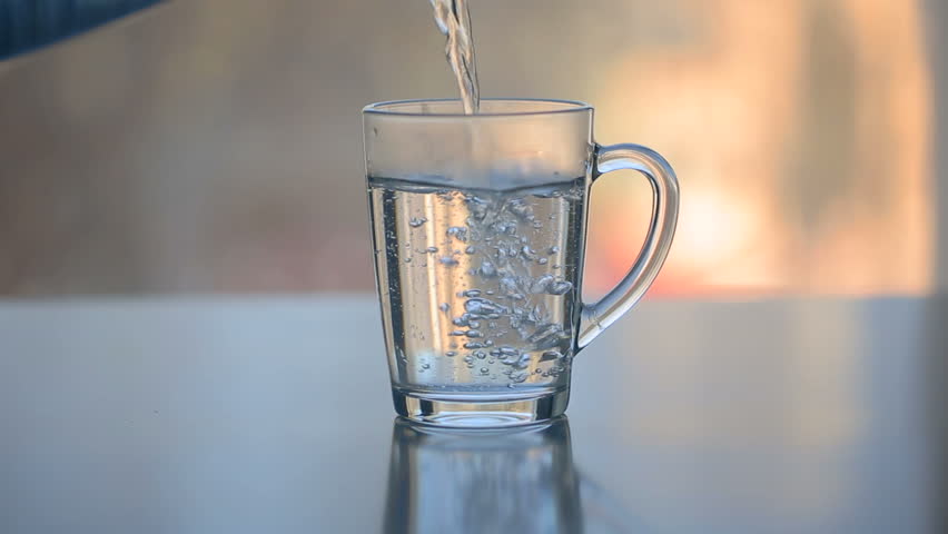 die Vorteile von warmem Wasser trinken