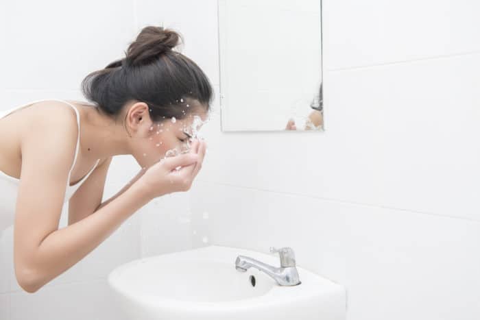 Backpulver, um dein Gesicht zu waschen