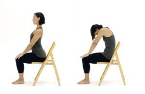 Stretching Pose im Büro