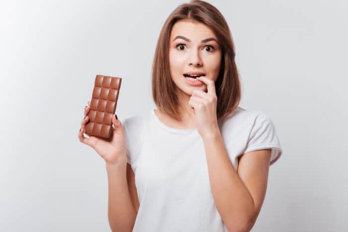 Nebenwirkungen des Essens von Schokolade für den Magen