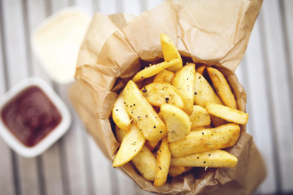 Frittierte Kartoffeln zu essen ist gefährlich für die Gesundheit