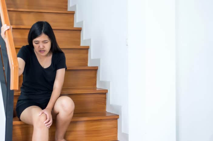 Knie schmerzt beim Treppensteigen