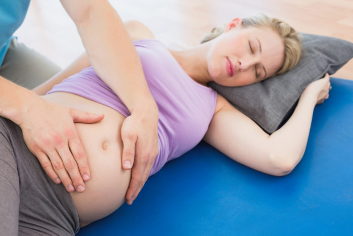 Rückenmassage während der Schwangerschaft