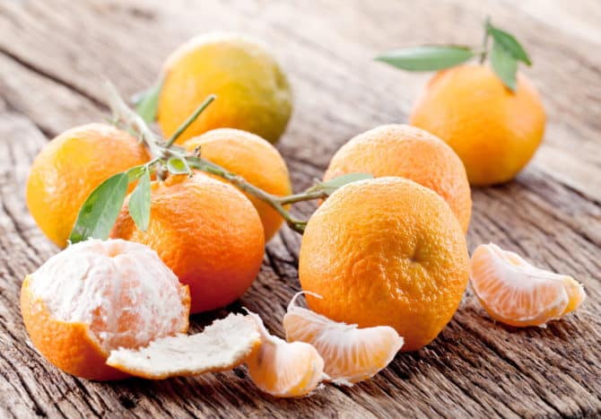 weiße Fasern in Orangen