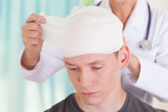 Symptome einer Hirnschädigung aufgrund einer Kopfverletzung