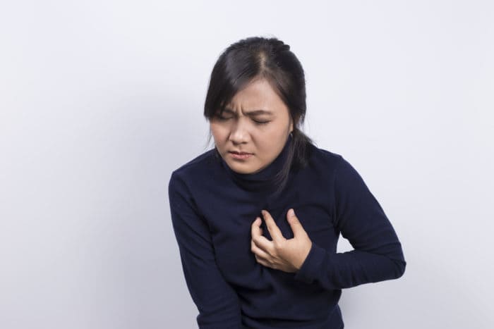 Brustschmerzen, die für Herzerkrankungen charakteristisch sind