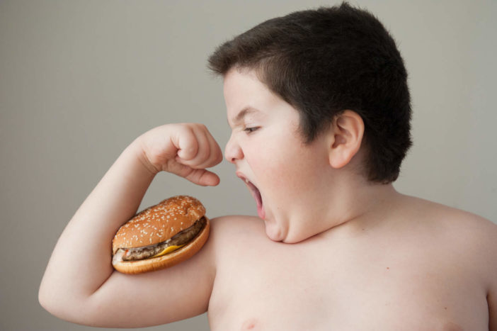 Zeichen von fettleibigen Kindern